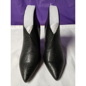 Chinese Laundry‎ Women's Ankle Bootie Boot, Black Reptile, 7